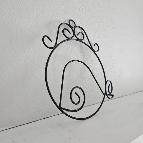 Vintage Black Ornate Round Single Plate Wall Display Holder - Picture 4 of 5